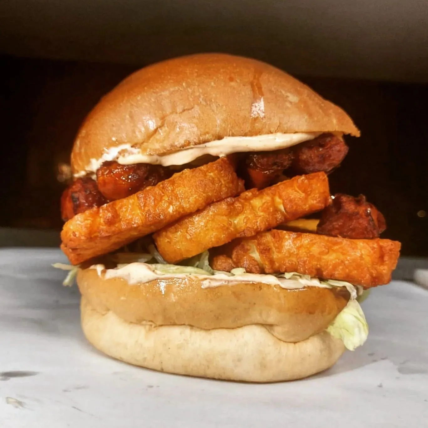 Halloumi burger with onion rings